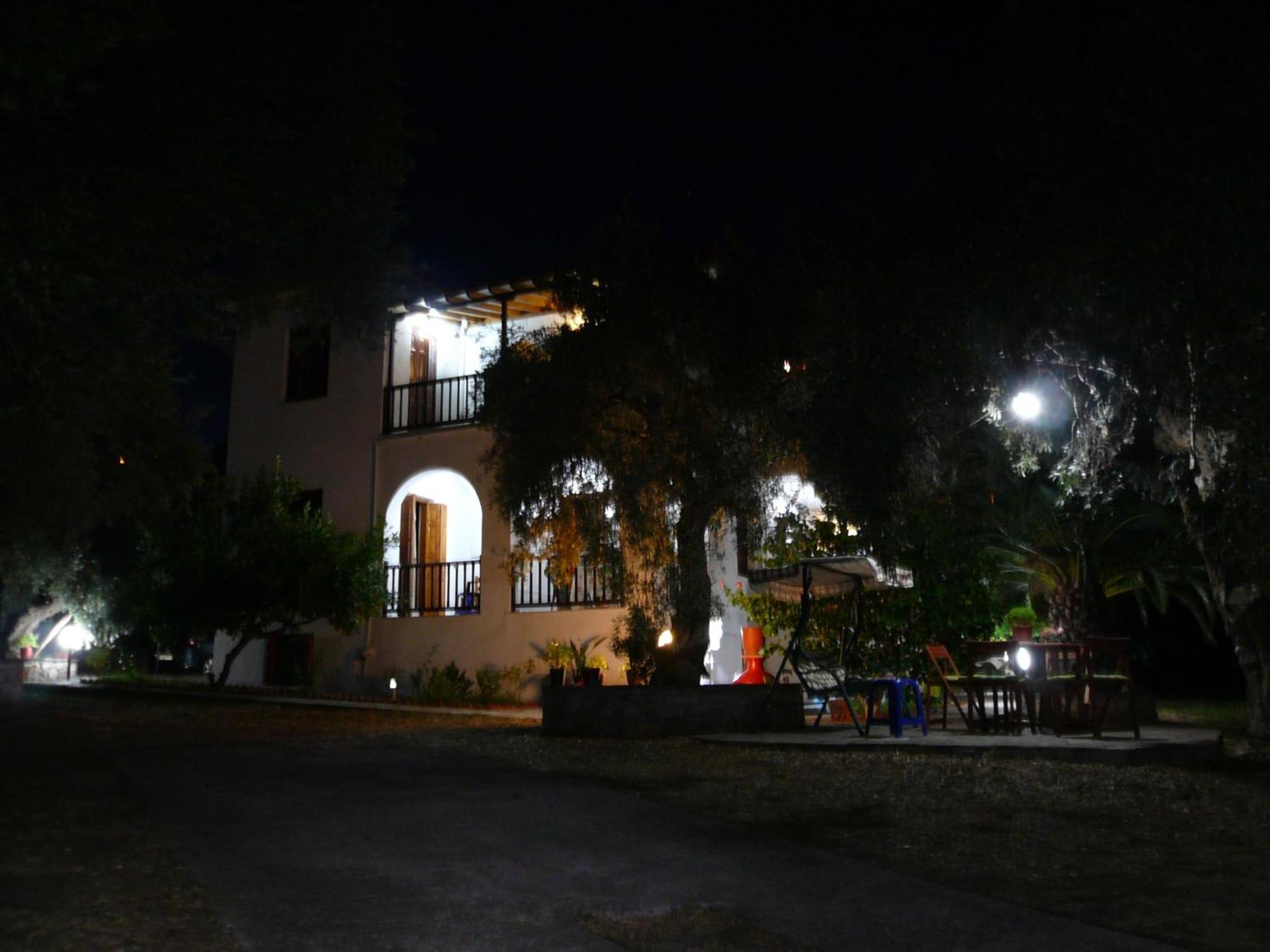 Liossis Rooms & Apartments Skopelos Extérieur photo